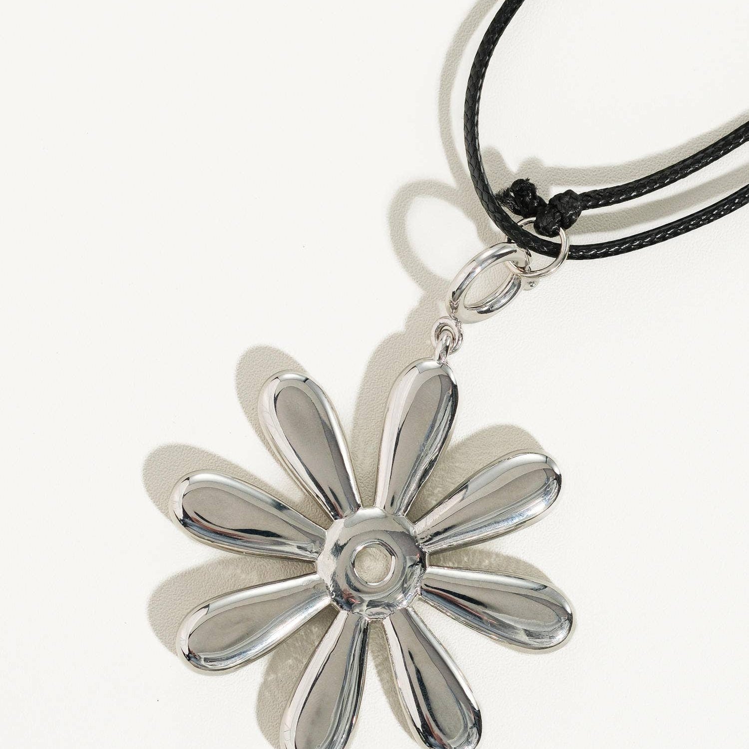 Platinum Daisy Pendant Necklace