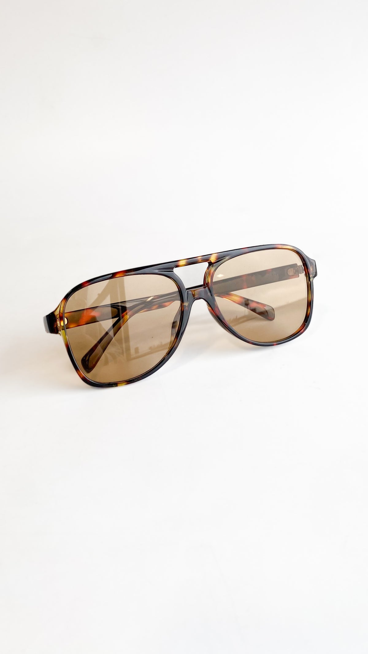 Vintage-style aviator sunglasses Ski Aviators - Iconic, Retro-inspired Sunglasses for the  main image 3