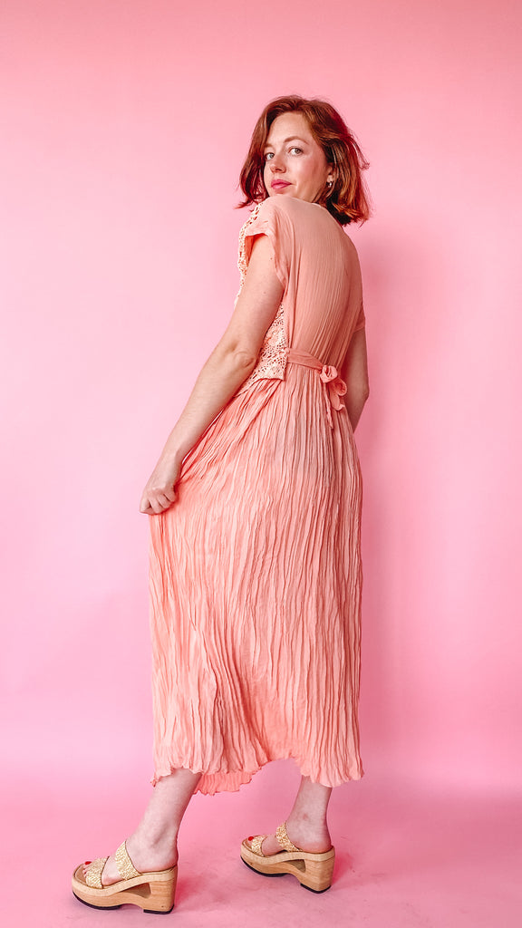 1990s Salmon Pink Crochet Dress, sz. L