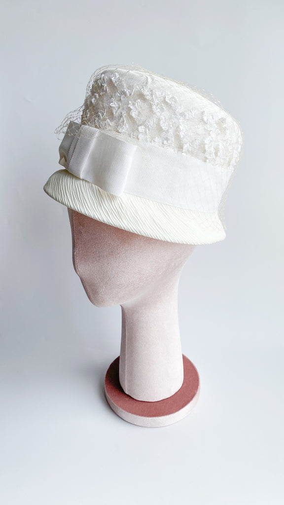 1960s White Fishnet Cloche Hat