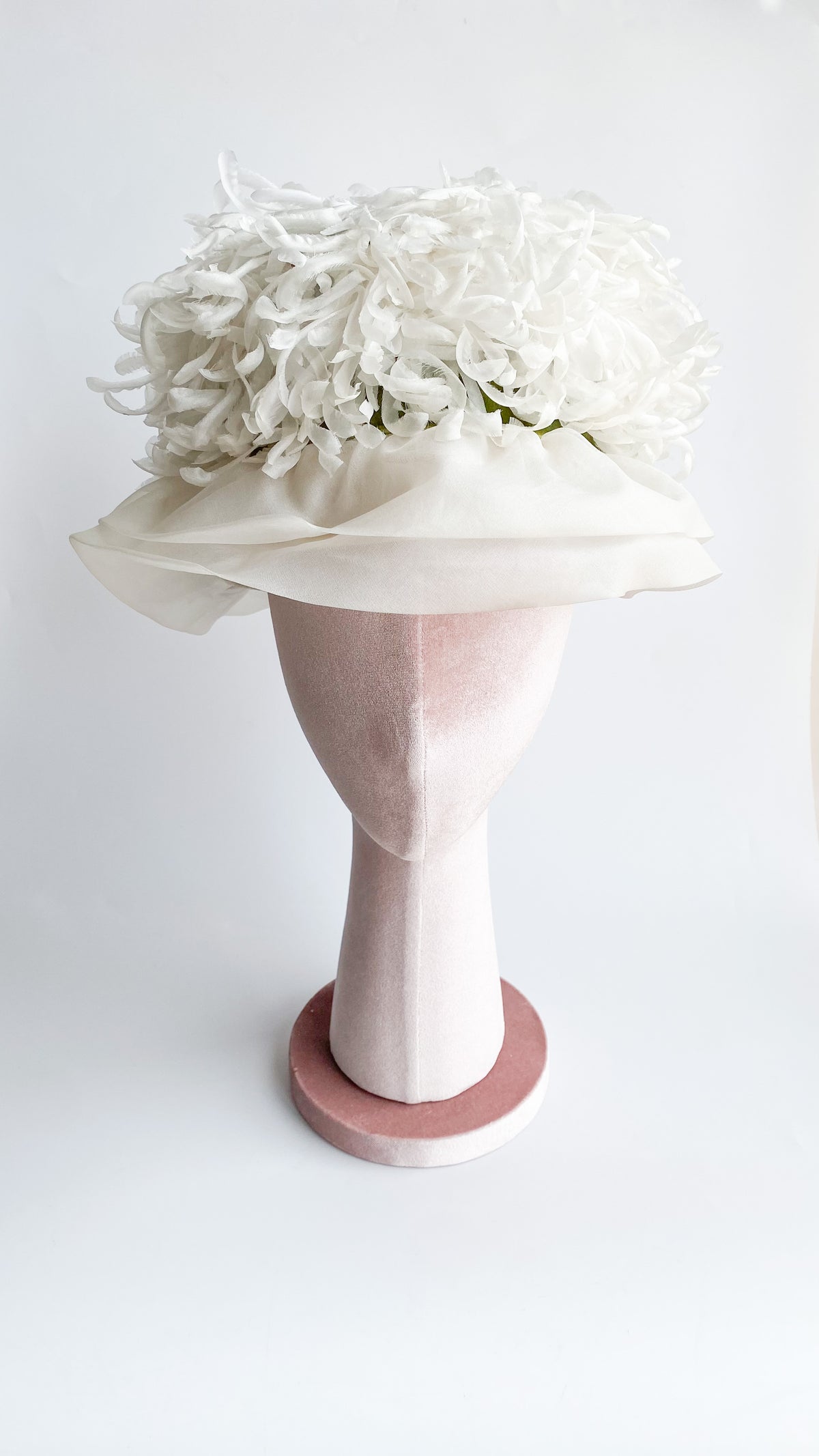 Vintage 1960s White Floral Accent Hat by 1960s Faux Flower Green White Mod Amy New York Hat — Canned  main image 4