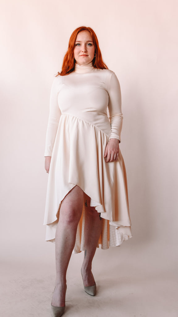 1980s Cream Asymmetrical Drop Waist Wedding Dress, sz. L