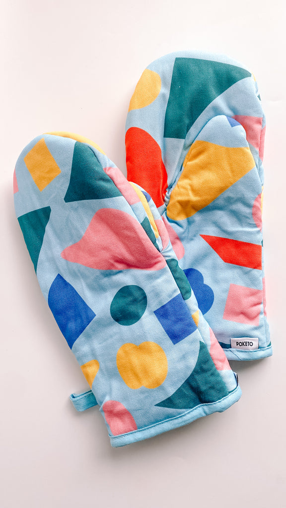 Pair of Oven Mitts in Blue Elements
