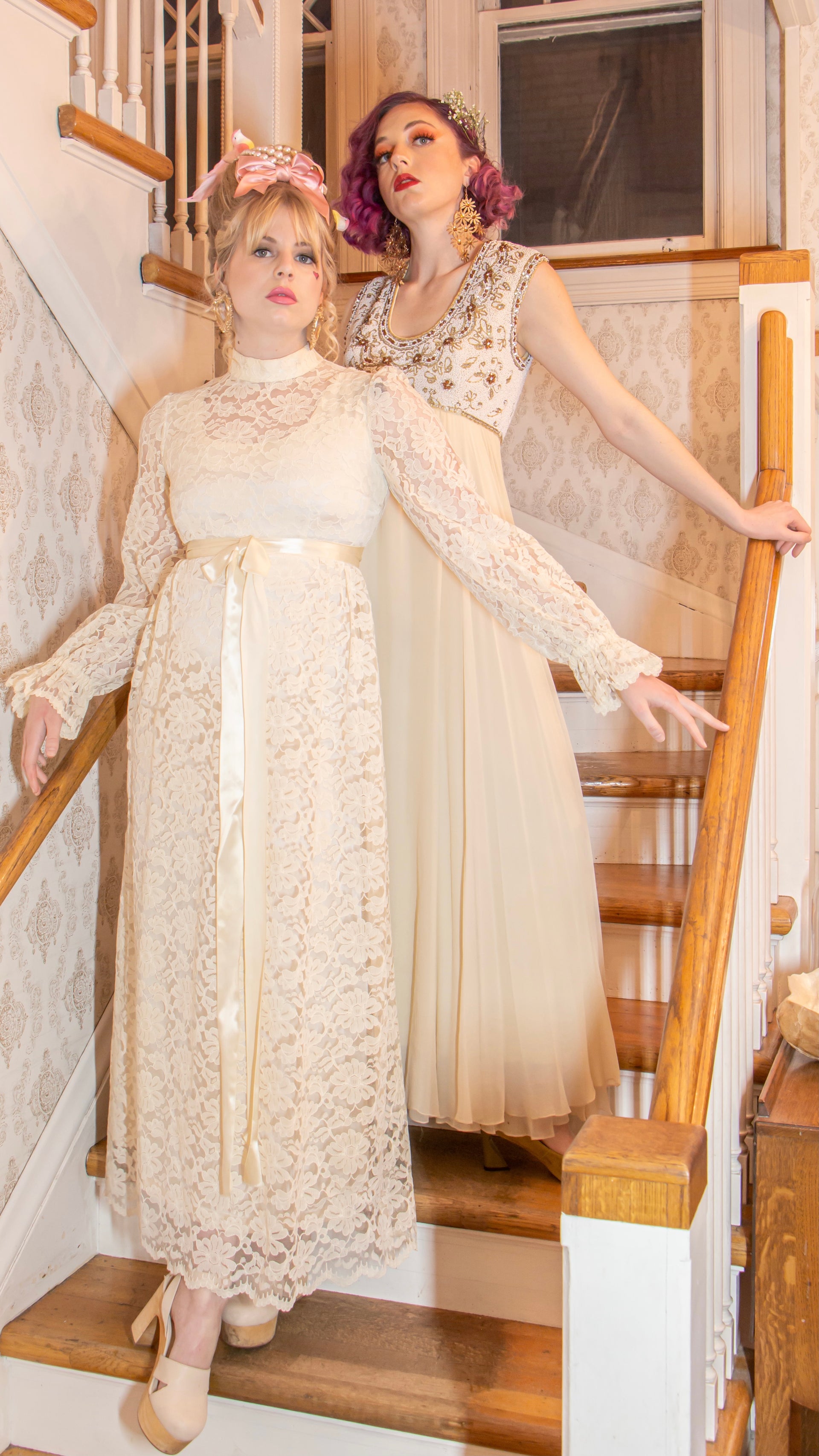 1970s Beloved high-neck lace gown, wedding dress, S – Lost